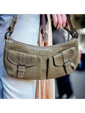 Prague Alligator Style Tan Leather Purse